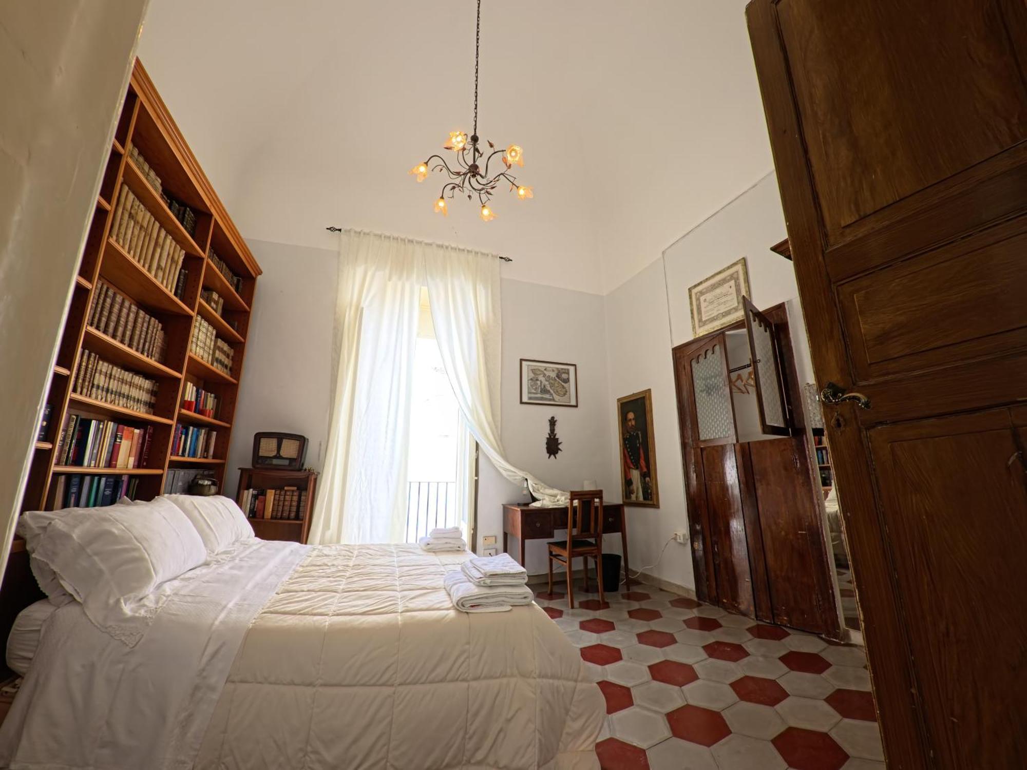 Palazzo Framarino Dei Malatesta - Noble Floor - XIV Century Giovinazzo Bagian luar foto
