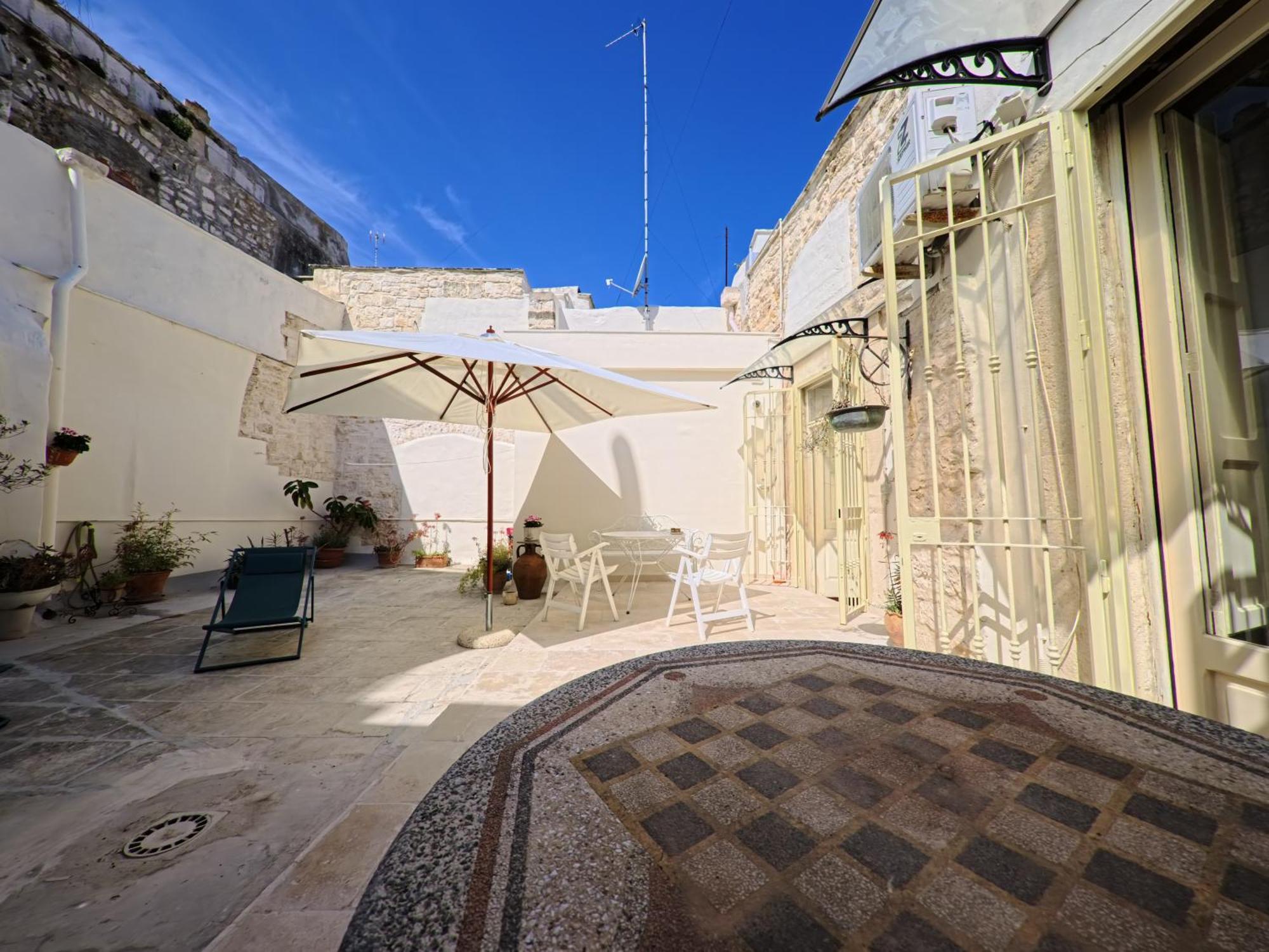 Palazzo Framarino Dei Malatesta - Noble Floor - XIV Century Giovinazzo Bagian luar foto