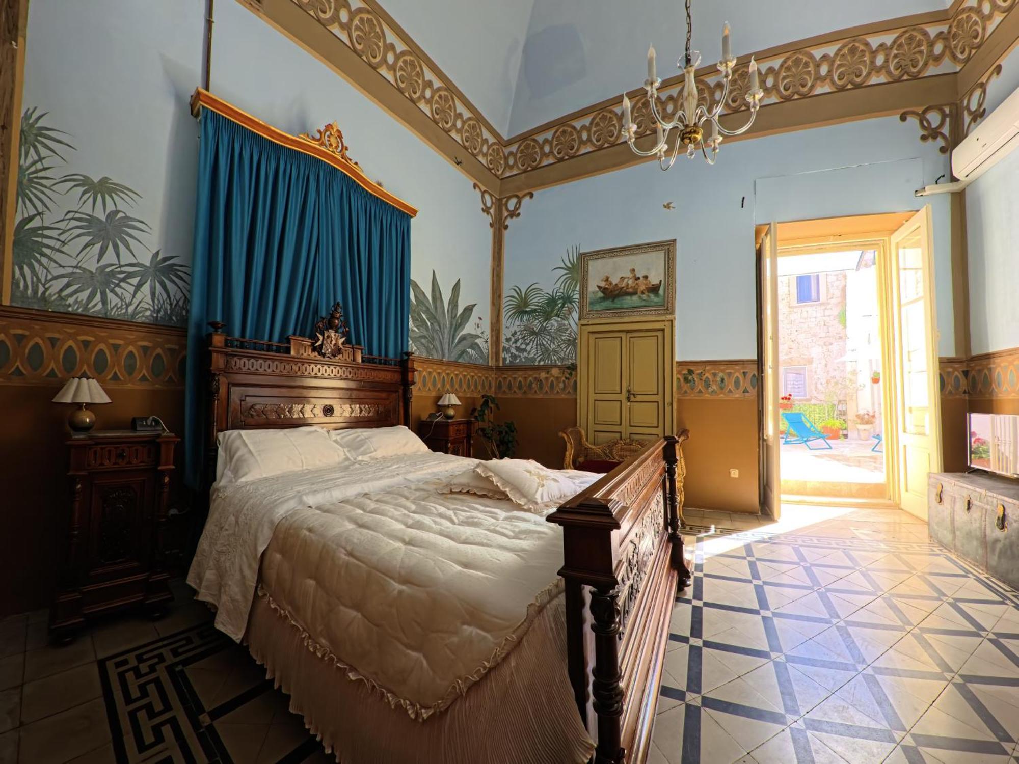 Palazzo Framarino Dei Malatesta - Noble Floor - XIV Century Giovinazzo Bagian luar foto