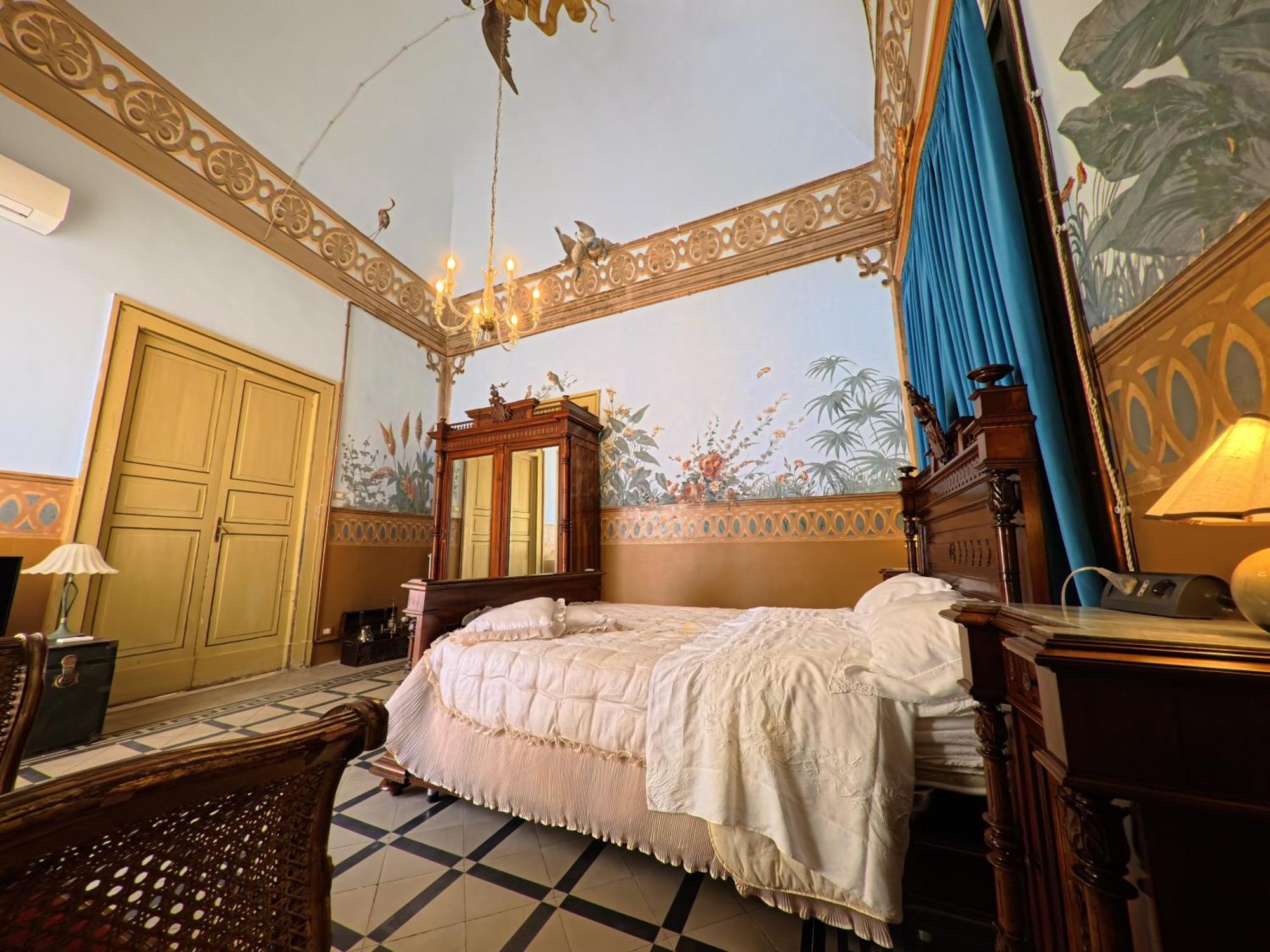 Palazzo Framarino Dei Malatesta - Noble Floor - XIV Century Giovinazzo Bagian luar foto