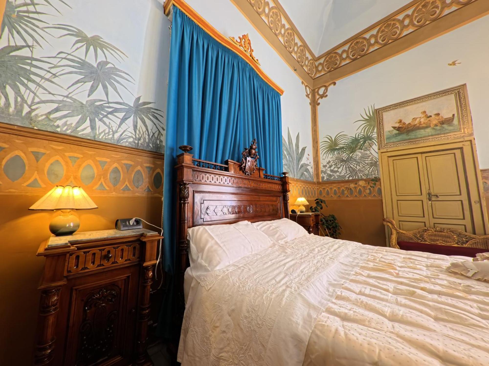 Palazzo Framarino Dei Malatesta - Noble Floor - XIV Century Giovinazzo Bagian luar foto
